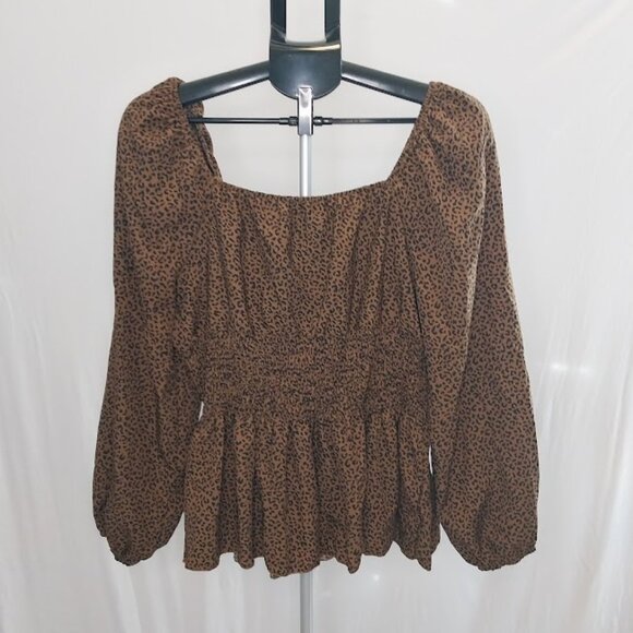Leopard Print Lantern Sleeve Blouse - Picture 3 of 6
